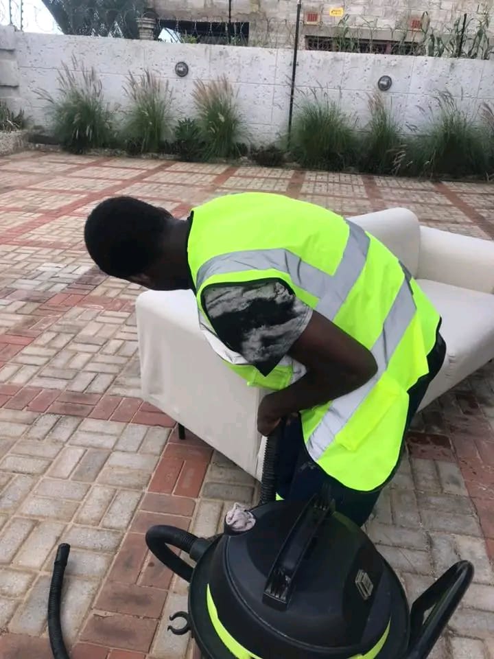 Sofa Vacuum & Extraction